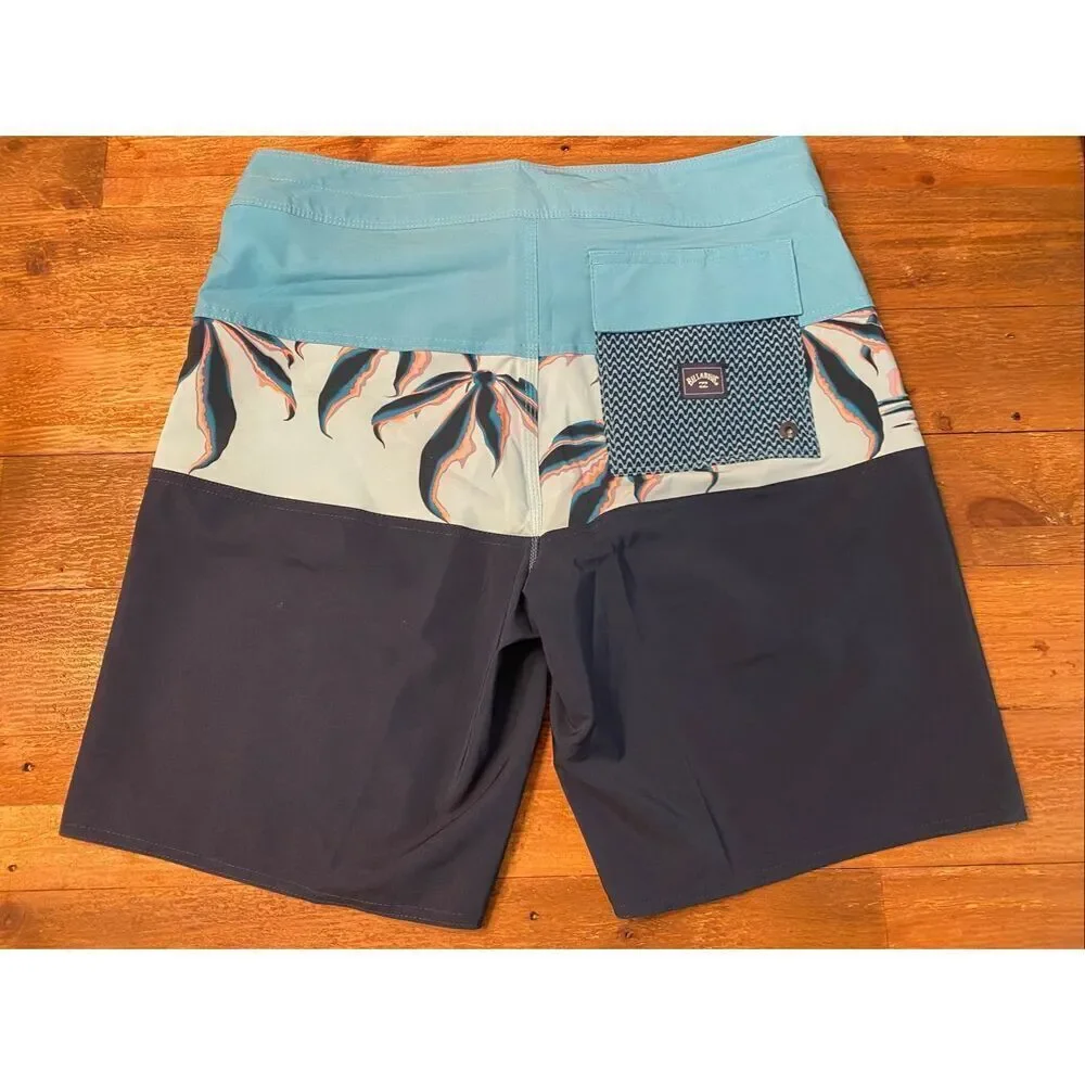 Billabong size 30 NWT Tribong Pro Boardshorts mid length blue swimwear shorts